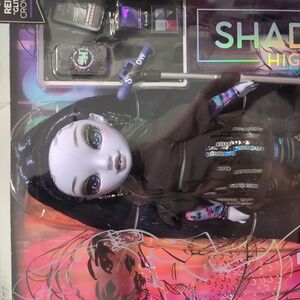 Rainbow Shadow High Reina Glitch